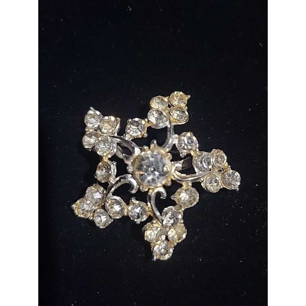 Stunning Vintage Silver Tone Rhinestone Snowflake Brooch Pin Statement